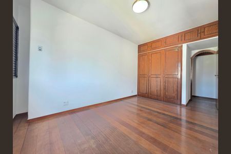 Apartamento para alugar com 303m², 4 quartos e 2 vagasQuarto 3