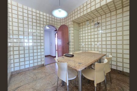 Apartamento para alugar com 303m², 4 quartos e 2 vagasCozinha 