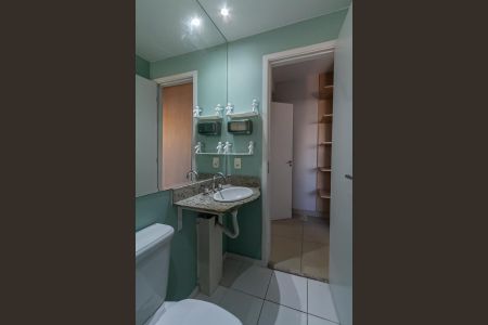 Apartamento para alugar com 70m², 2 quartos e 1 vaga Apartamento para alugar com 70m², 2 quartos e 1 vagaBanheiro da Suíte