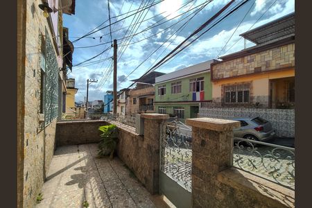 Casa à venda com 70m², 2 quartos e 1 vaga Casa à venda com 70m², 2 quartos e 1 vagaFachada