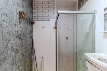 Banheiro de kitnet/studio à venda com 1 quarto, 28m² em Vila Buarque, São Paulo