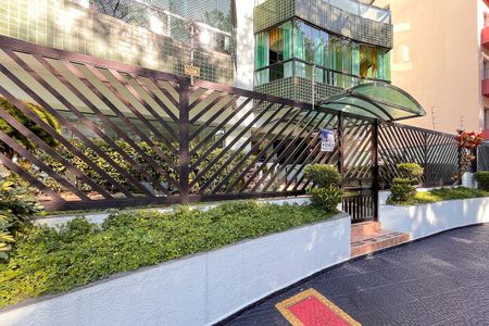 Apartamento à venda com 94m², 3 quartos e 1 vagaFachada + plaquinha
