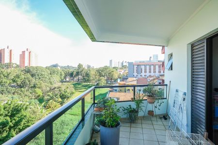 Apartamento à venda com 94m², 3 quartos e 1 vagaVaranda