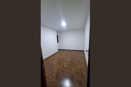 Casa para alugar com 3 quartos, 120m² em Vila Anastácio, São Paulo