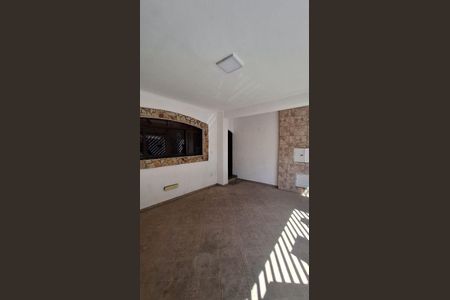 Casa para alugar com 3 quartos, 120m² em Vila Anastácio, São Paulo