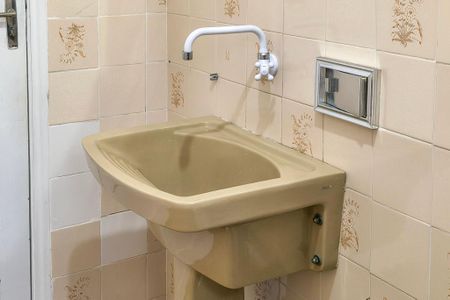 Apartamento para alugar com 48m², 1 quarto e sem vagaBanheiro 