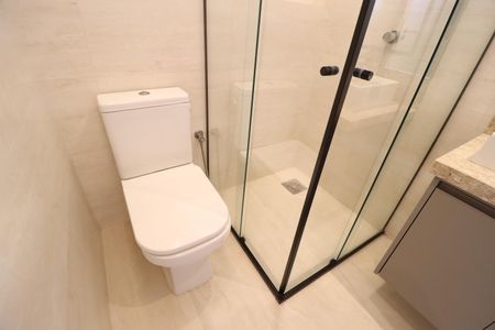 Apartamento para alugar com 72m², 2 quartos e 2 vagasBanheiro do Quarto 2
