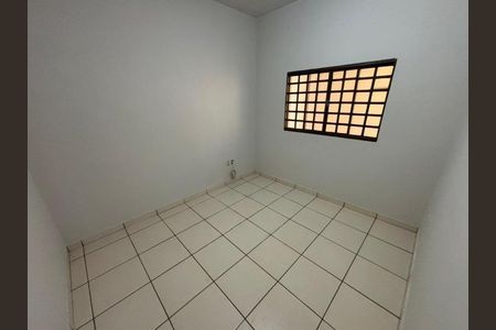 Casa para alugar com 100m², 2 quartos e 2 vagasQuarto