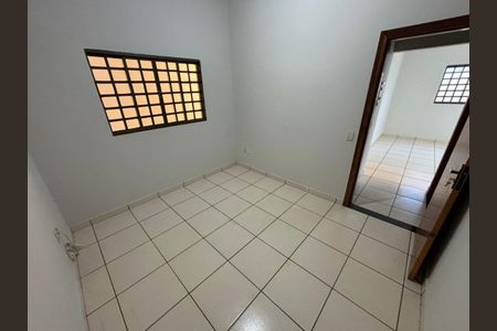 Casa para alugar com 100m², 2 quartos e 2 vagasQuarto