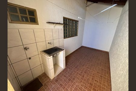 Casa para alugar com 100m², 2 quartos e 2 vagasÁrea de serviço