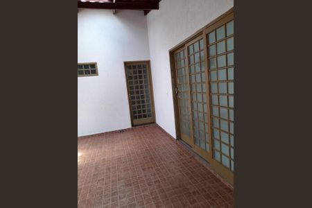 Casa para alugar com 100m², 2 quartos e 2 vagasÁrea externa