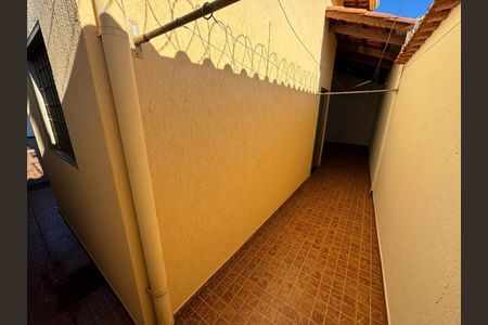 Casa para alugar com 100m², 2 quartos e 2 vagasÁrea externa