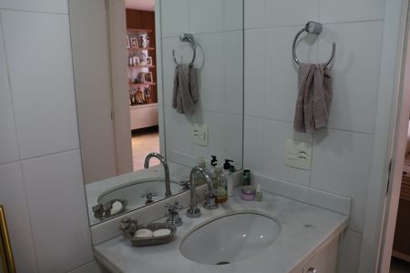 Apartamento à venda com 84m², 2 quartos e 2 vagas Apartamento à venda com 84m², 2 quartos e 2 vagasBanheiro Social