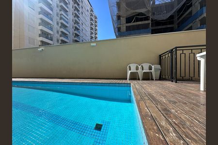 Apartamento à venda com 84m², 2 quartos e 2 vagas Apartamento à venda com 84m², 2 quartos e 2 vagasÁrea comum - Piscina