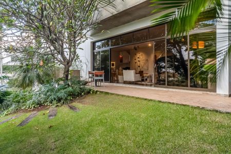 Casa à venda com 608m², 4 quartos e 6 vagas