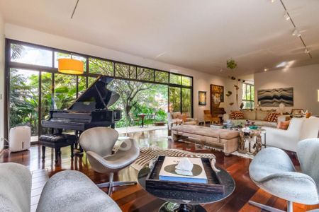 Casa à venda com 4 quartos, 608m² em Real Parque, São Paulo