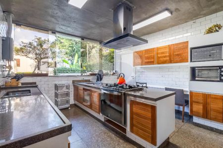 Casa à venda com 4 quartos, 608m² em Real Parque, São Paulo