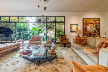 Casa à venda com 608m², 4 quartos e 6 vagas