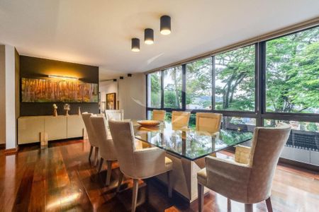 Casa à venda com 4 quartos, 608m² em Real Parque, São Paulo