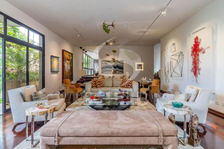 Casa à venda com 4 quartos, 608m² em Real Parque, São Paulo