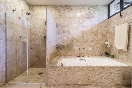 Casa à venda com 4 quartos, 608m² em Real Parque, São Paulo