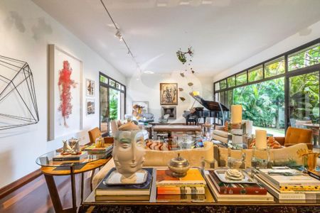 Casa à venda com 4 quartos, 608m² em Real Parque, São Paulo