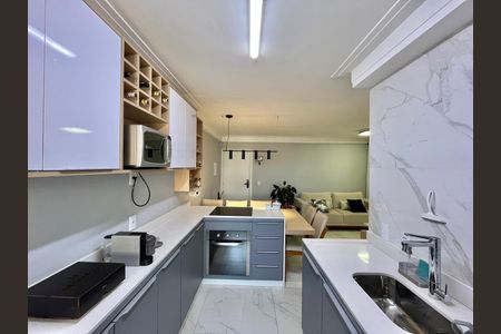 Apartamento à venda com 55m², 2 quartos e 1 vaga Apartamento à venda com 55m², 2 quartos e 1 vagaCozinha e Área de Serviço