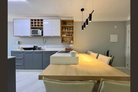 Apartamento à venda com 55m², 2 quartos e 1 vaga Apartamento à venda com 55m², 2 quartos e 1 vagaCozinha e Área de Serviço