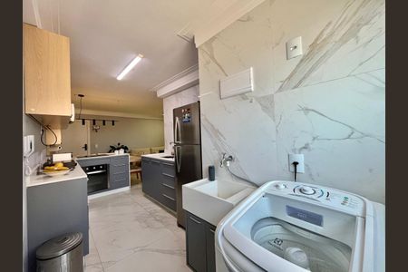 Apartamento à venda com 55m², 2 quartos e 1 vaga Apartamento à venda com 55m², 2 quartos e 1 vagaCozinha e Área de Serviço