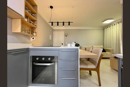 Apartamento à venda com 55m², 2 quartos e 1 vaga Apartamento à venda com 55m², 2 quartos e 1 vagaCozinha e Área de Serviço