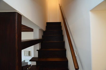 Apartamento à venda com 78m², 2 quartos e 1 vagaEscada Segundo Piso