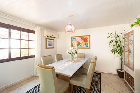 Casa à venda com 5 quartos, 220m² em Nossa Senhora das Gracas, Canoas