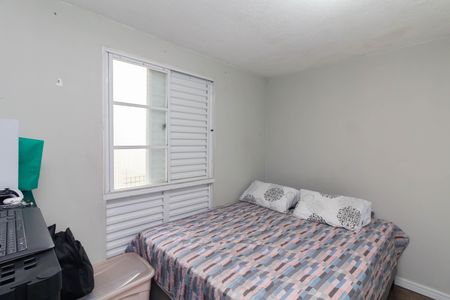 Quarto 2 de apartamento para alugar com 2 quartos, 46m² em Conjunto Residencial José Bonifácio, São Paulo