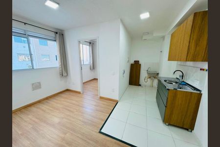 Cozinha de apartamento à venda com 2 quartos, 33m² em Jardim Pereira Leite, São Paulo