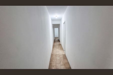 Corredor de casa para alugar com 3 quartos, 75m² em Olaria, Rio de Janeiro
