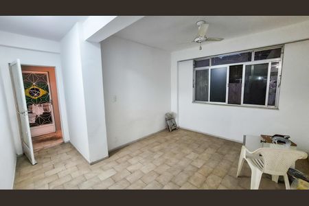 Sala de casa para alugar com 3 quartos, 75m² em Olaria, Rio de Janeiro