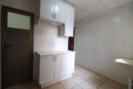 Apartamento para alugar com 155m², 4 quartos e 2 vagasÁrea de serviço 