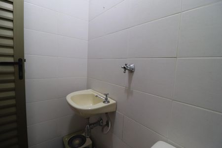 Apartamento para alugar com 155m², 4 quartos e 2 vagasBanheiro de serviço 