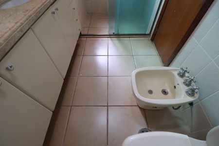 Apartamento para alugar com 155m², 4 quartos e 2 vagasBanheiro suite 1