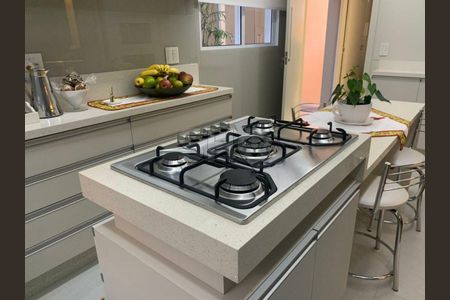 Casa de Condomínio à venda com 3 quartos, 300m² em Cidade Dutra, São Paulo