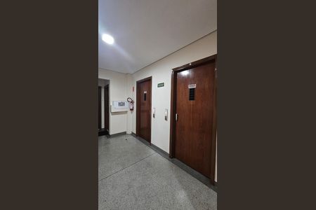 Apartamento à venda com 129m², 2 quartos e sem vagaElevadores