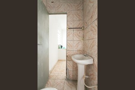 Banheiro  de casa para alugar com 1 quarto, 25m² em Vila Jacuí, São Paulo