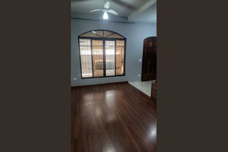 Casa à venda com 210m², 4 quartos e 2 vagasFoto 01