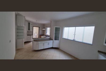Casa à venda com 3 quartos, 200m² em Vila Nair, São Paulo