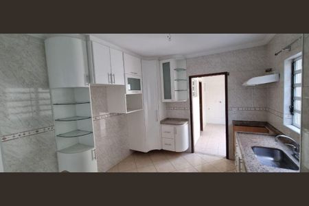 Casa à venda com 3 quartos, 200m² em Vila Nair, São Paulo