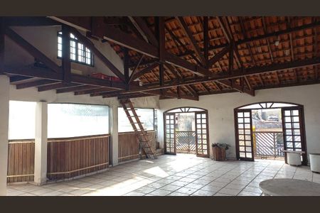 Casa à venda com 9 quartos, 278m² em Vila Picinin, São Paulo