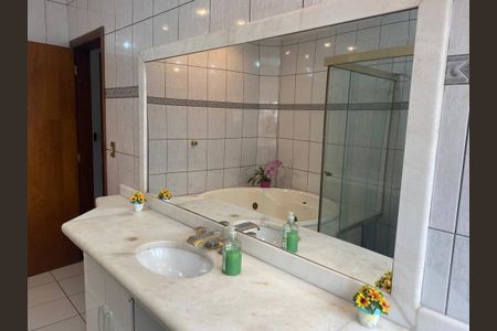 Casa à venda com 9 quartos, 278m² em Vila Picinin, São Paulo