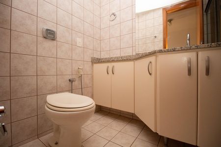 Banheiro da Suíte de apartamento para alugar com 3 quartos, 90m² em Superquadra Sudoeste 101, Brasília