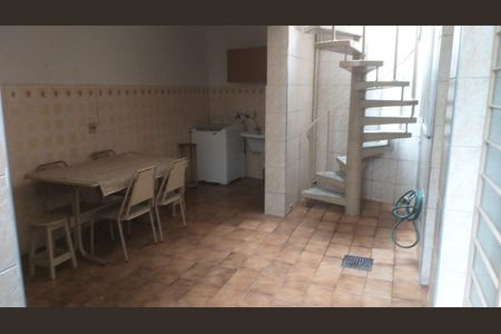 Casa à venda com 211m², 3 quartos e 3 vagasFoto 03