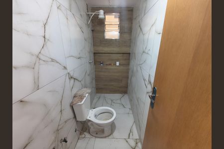 Casa de condomínio à venda com 60m², 2 quartos e sem vaga Casa de condomínio à venda com 60m², 2 quartos e sem vagaBanheiro